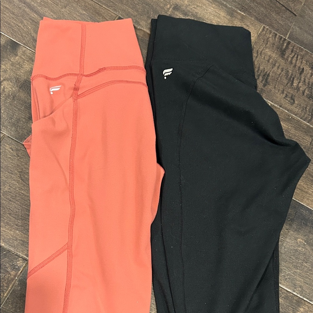 2 leggings